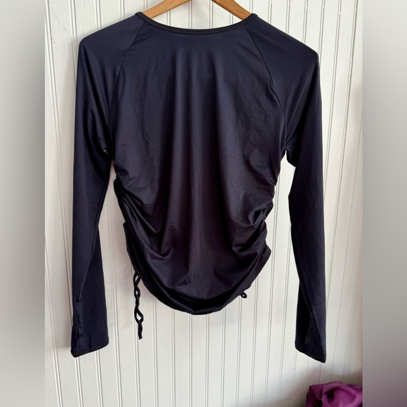 Under Armour Black Long Sleeve Top XS - Picture 2 of 5